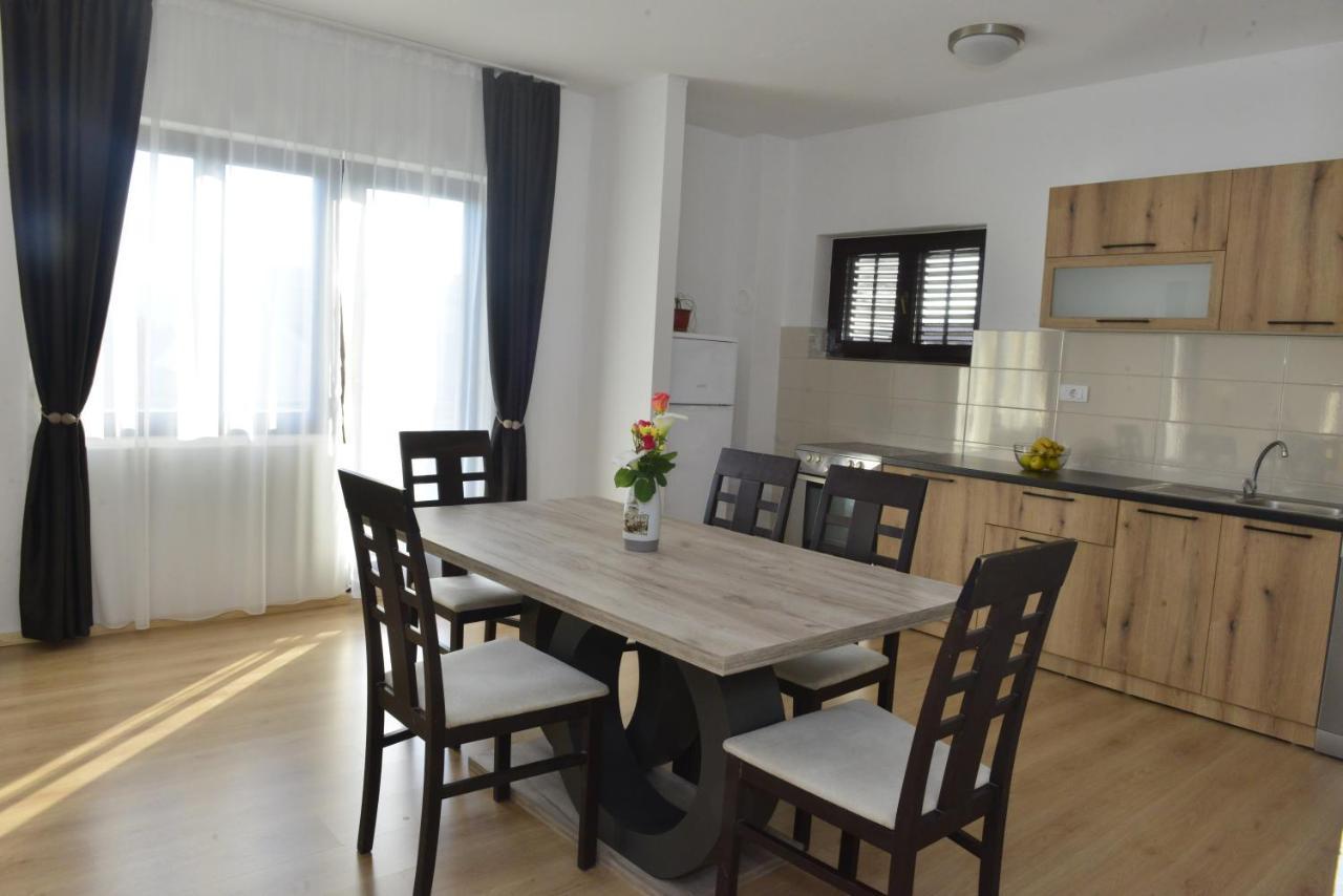 Milosavljevic Apartments ติวัต ภายนอก รูปภาพ