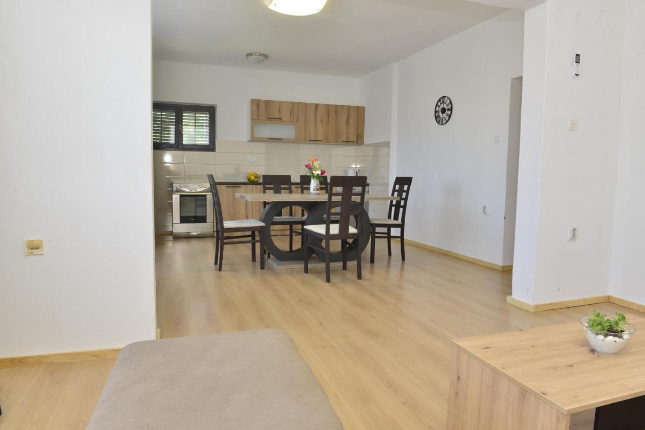 Milosavljevic Apartments ติวัต ภายนอก รูปภาพ